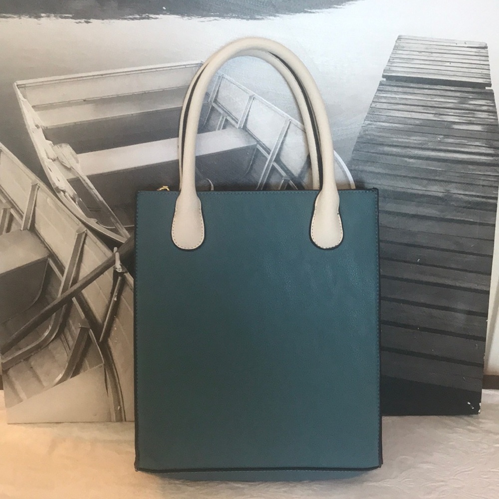 Purse - Picture 2 of 4